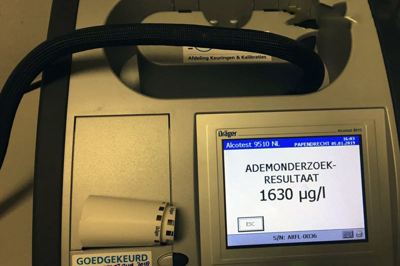 Rekord pijaństwa za kierownica pobity przez Polaka , 3,75 promila w wydychanym powietrzu. 