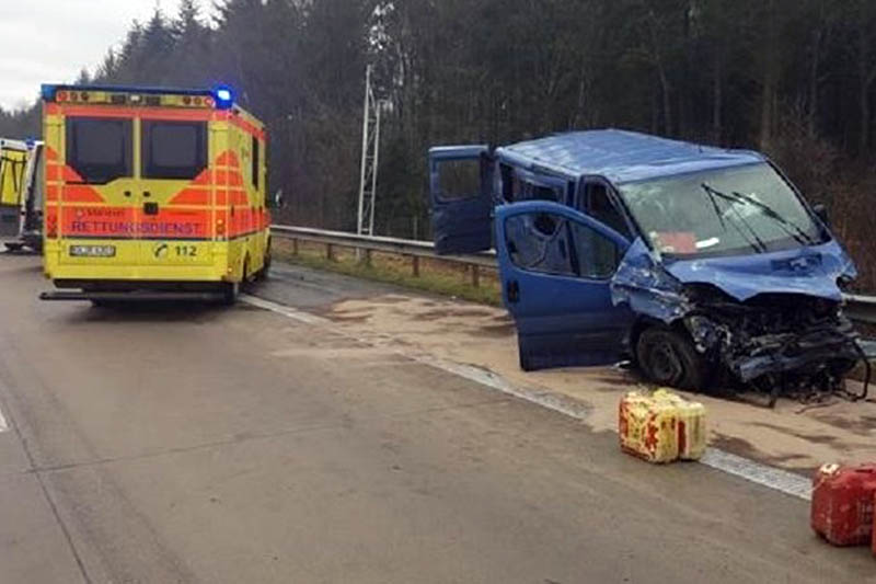 Makabryczny wypadek w Niemczech. Trzech Polaków poniosło smierć na miejscu.