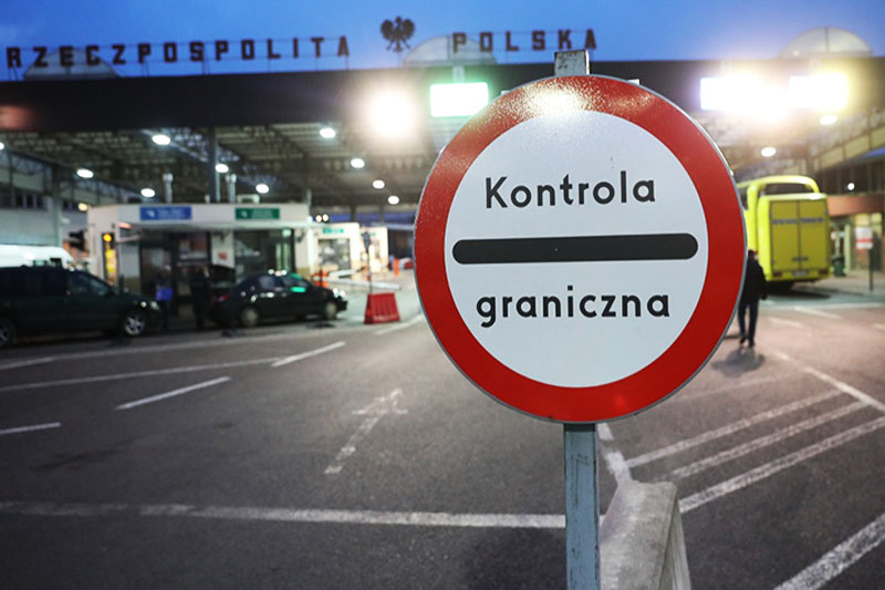 Od poniedziałku nowe zasady kwarantanny po przekroczeniu granicy Polski. 